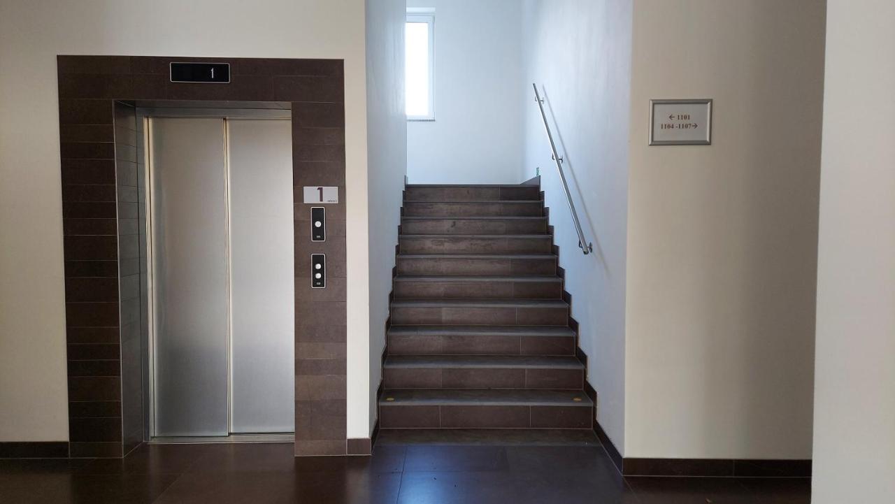 קרלובי וארי Apartment Moser 1303 מראה חיצוני תמונה