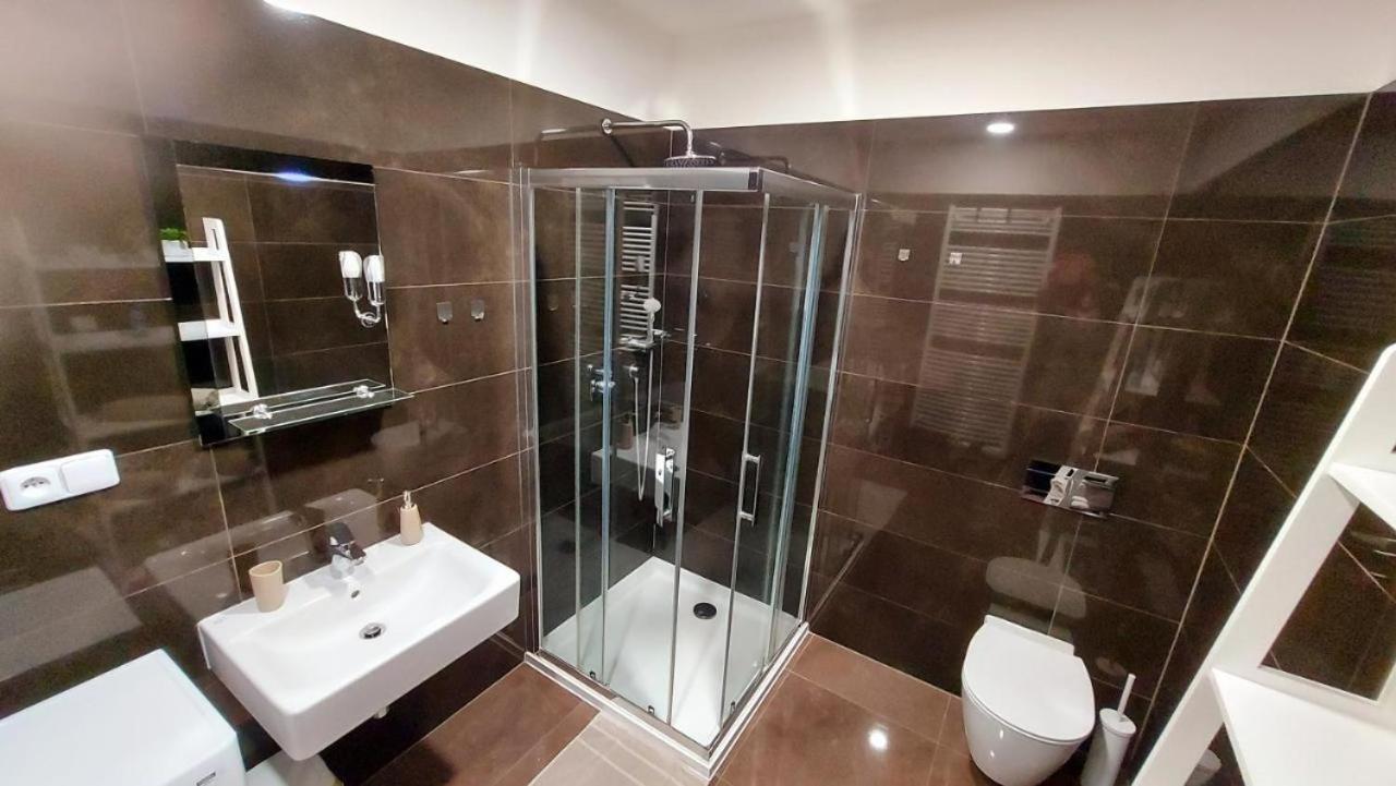 קרלובי וארי Apartment Moser 1303 מראה חיצוני תמונה